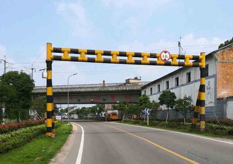 鹤壁铁路限高架